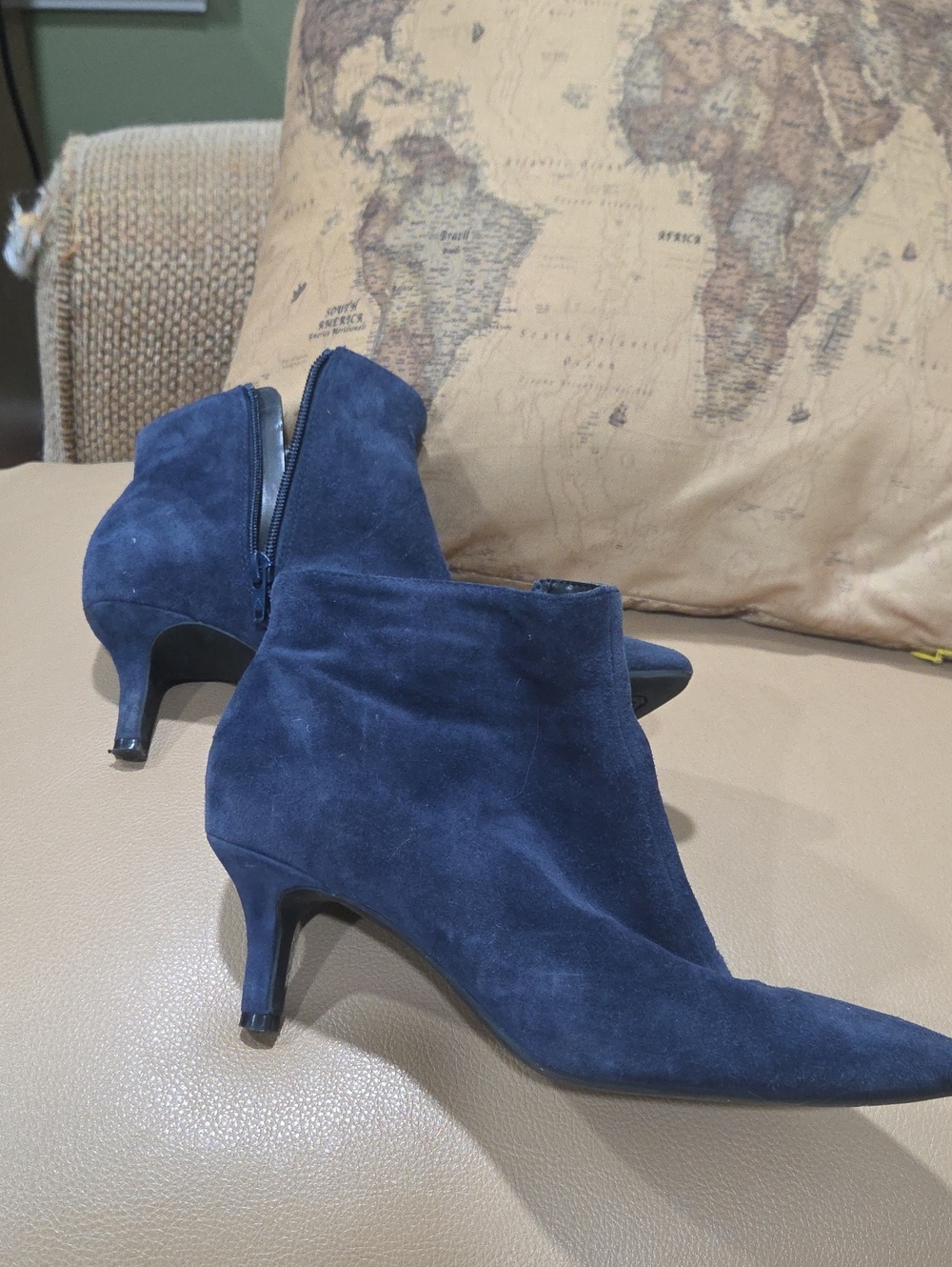 Aerosoles Women's Navy Suede Ankle Boots - Elegant Pointed-Kit Heel